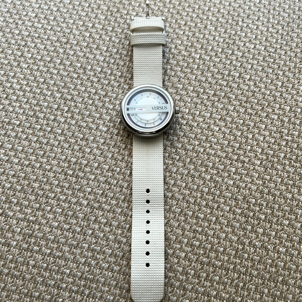Womens Versace White Leather Watch In Original Box With Pouch